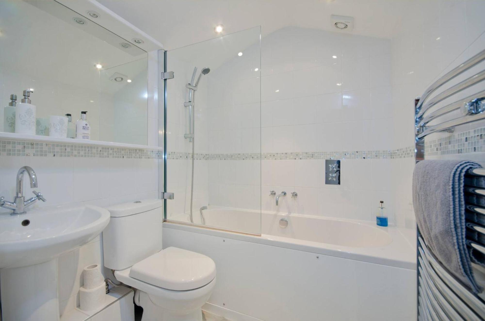 Seaview Regency Apartment With Private Parking ブライトン エクステリア 写真