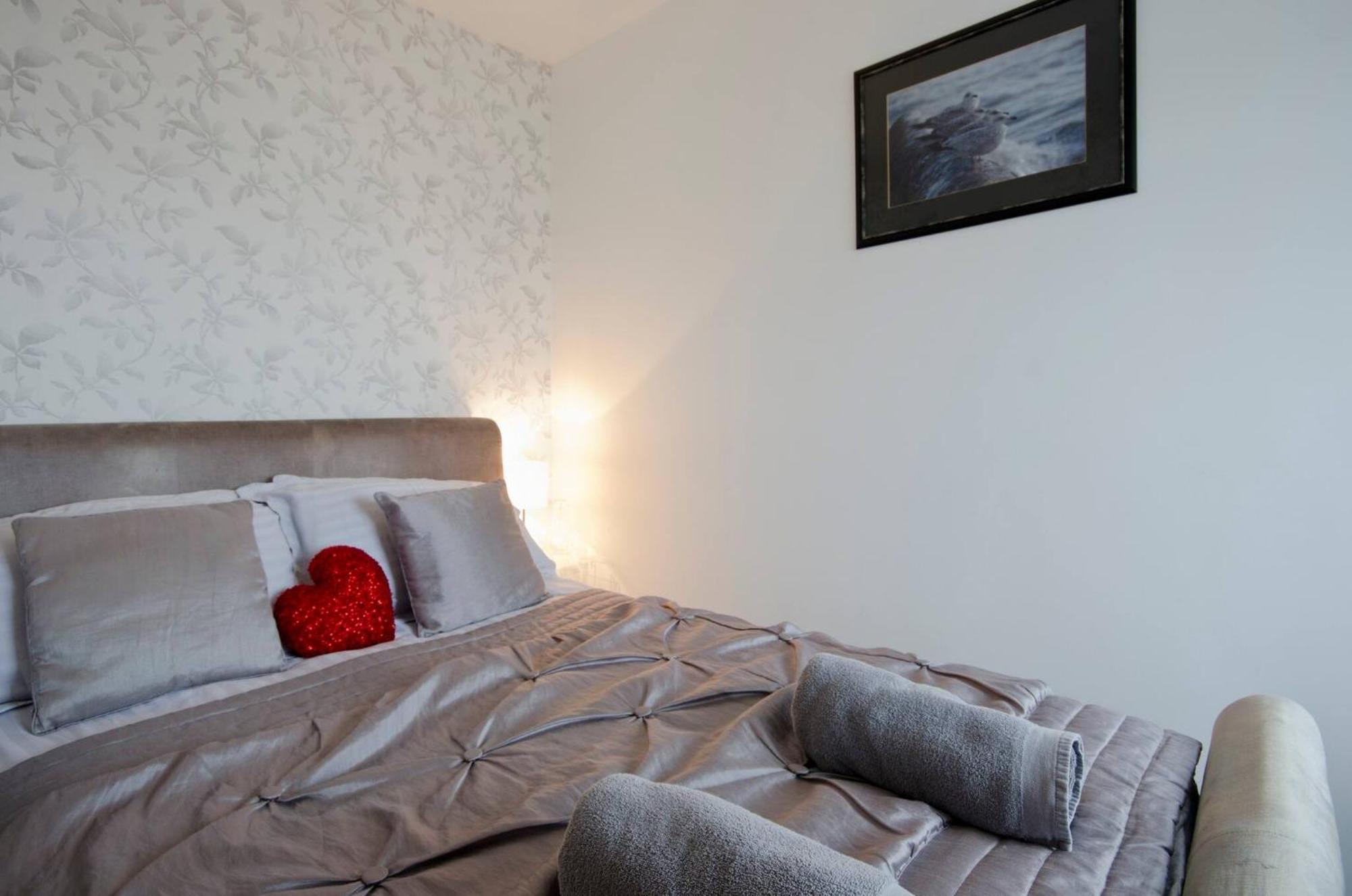 Seaview Regency Apartment With Private Parking ブライトン エクステリア 写真
