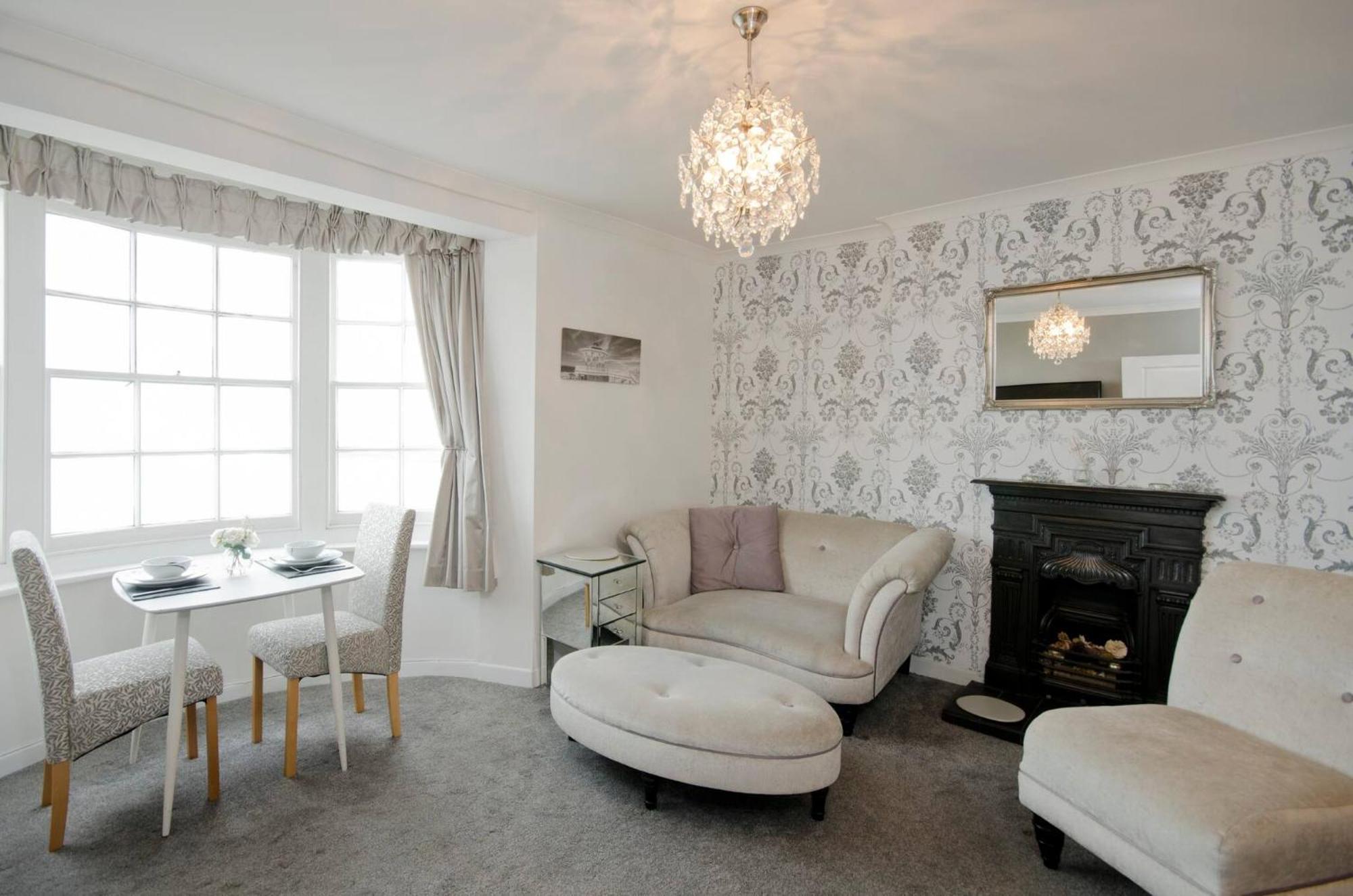 Seaview Regency Apartment With Private Parking ブライトン エクステリア 写真