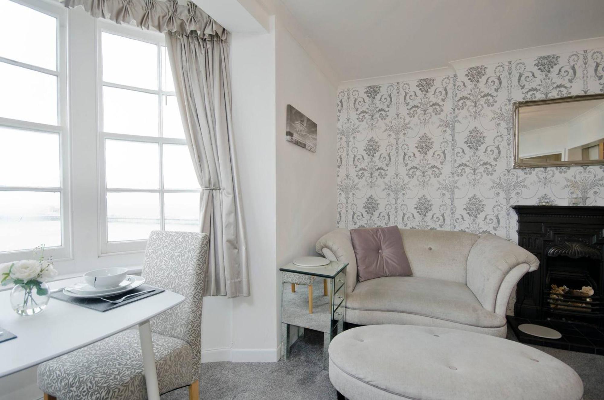 Seaview Regency Apartment With Private Parking ブライトン エクステリア 写真